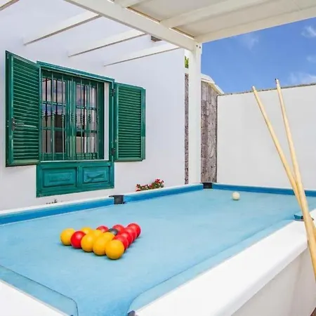 Puerto Del Carmen Sleeps 8 Pool Air Con Wifi * Puerto del Carmen (Lanzarote)