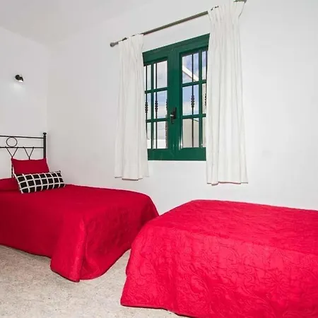Puerto Del Carmen Sleeps 8 Pool Air Con Wifi Puerto del Carmen (Lanzarote)