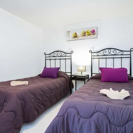 Willa Puerto Del Carmen Sleeps 8 Pool Air Con Wifi Puerto del Carmen (Lanzarote)